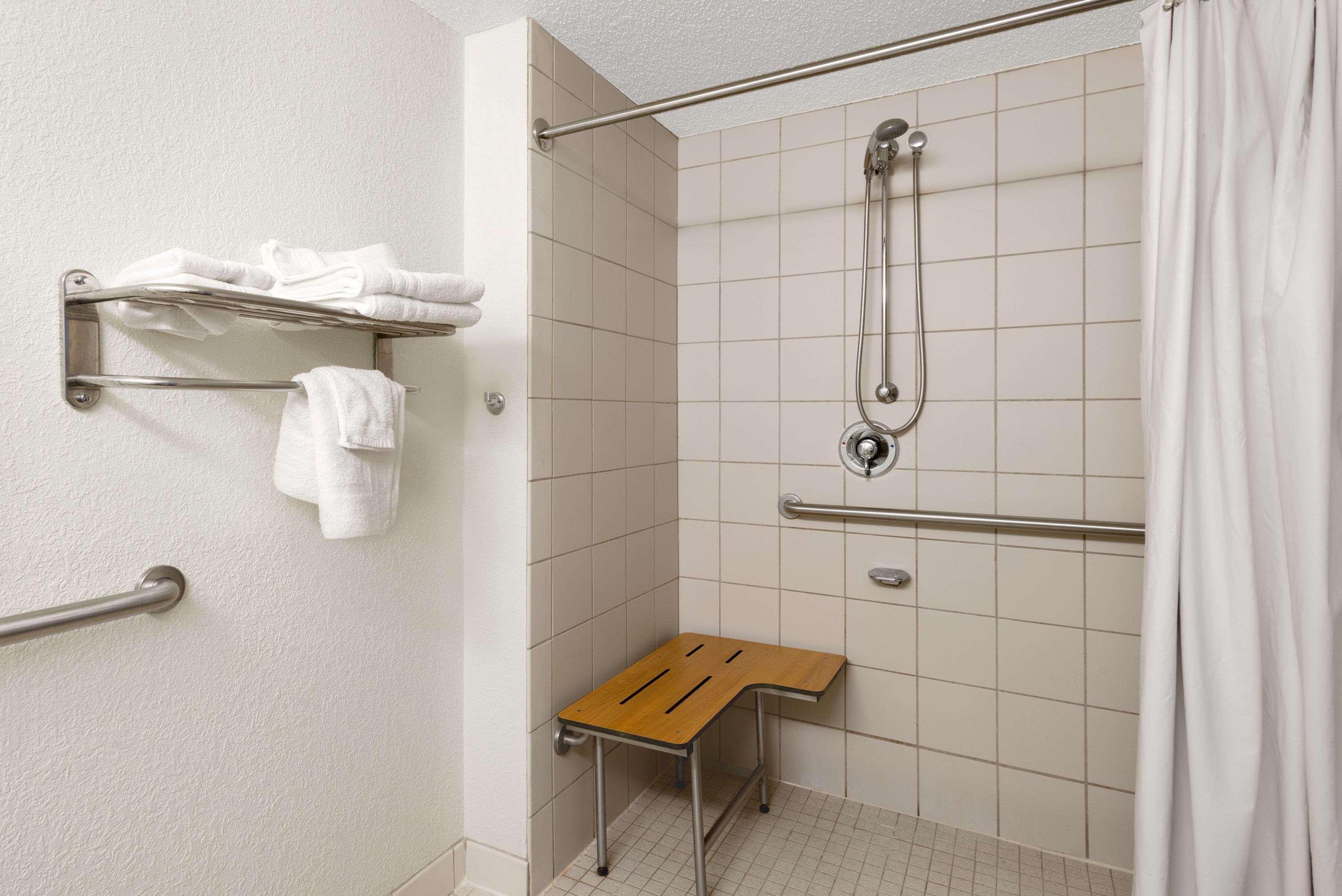 Days Inn By Wyndham Geneva/Finger Lakes Luaran gambar
